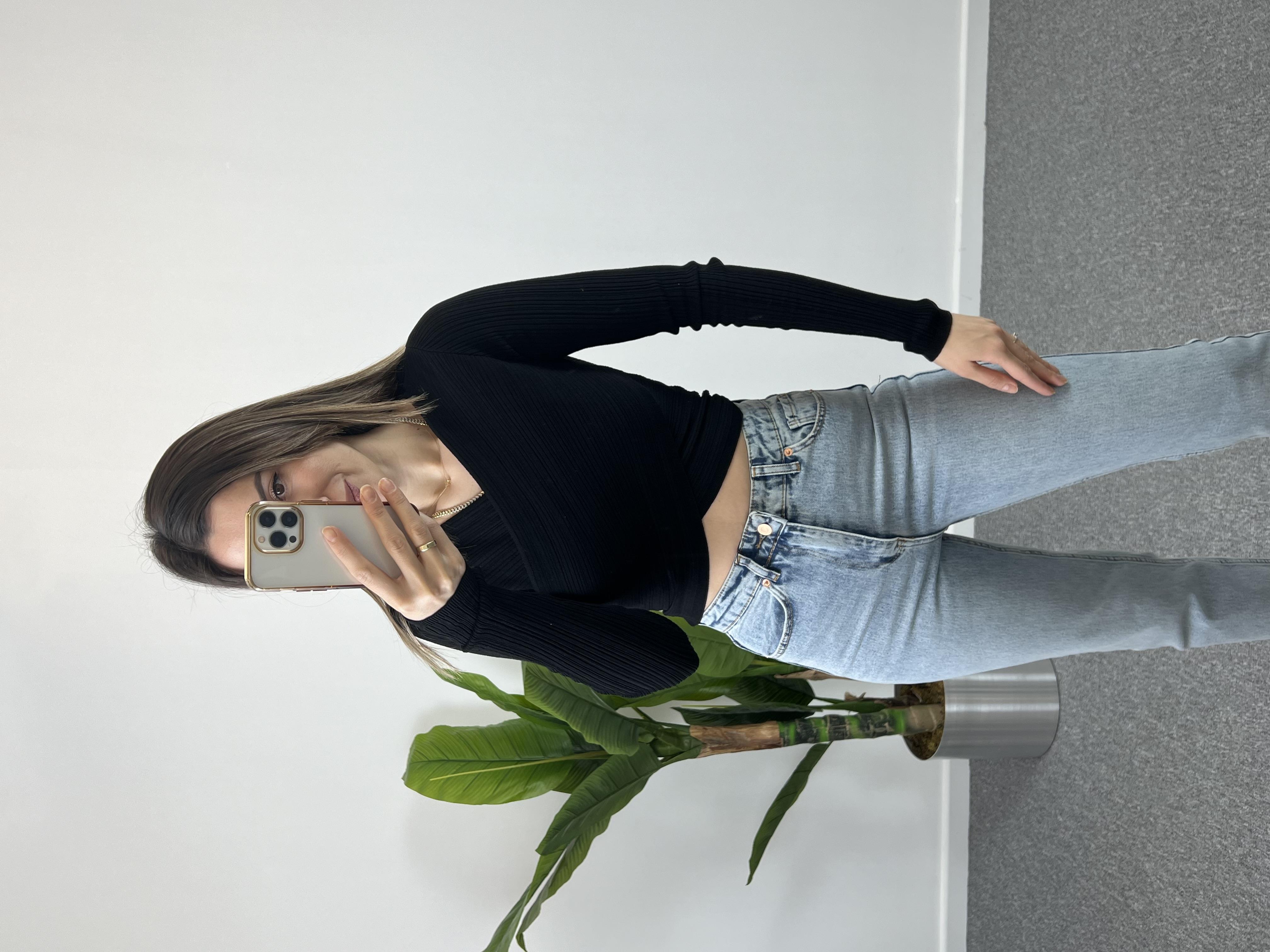 Dilvin Önü Çapraz Siyah Bluz