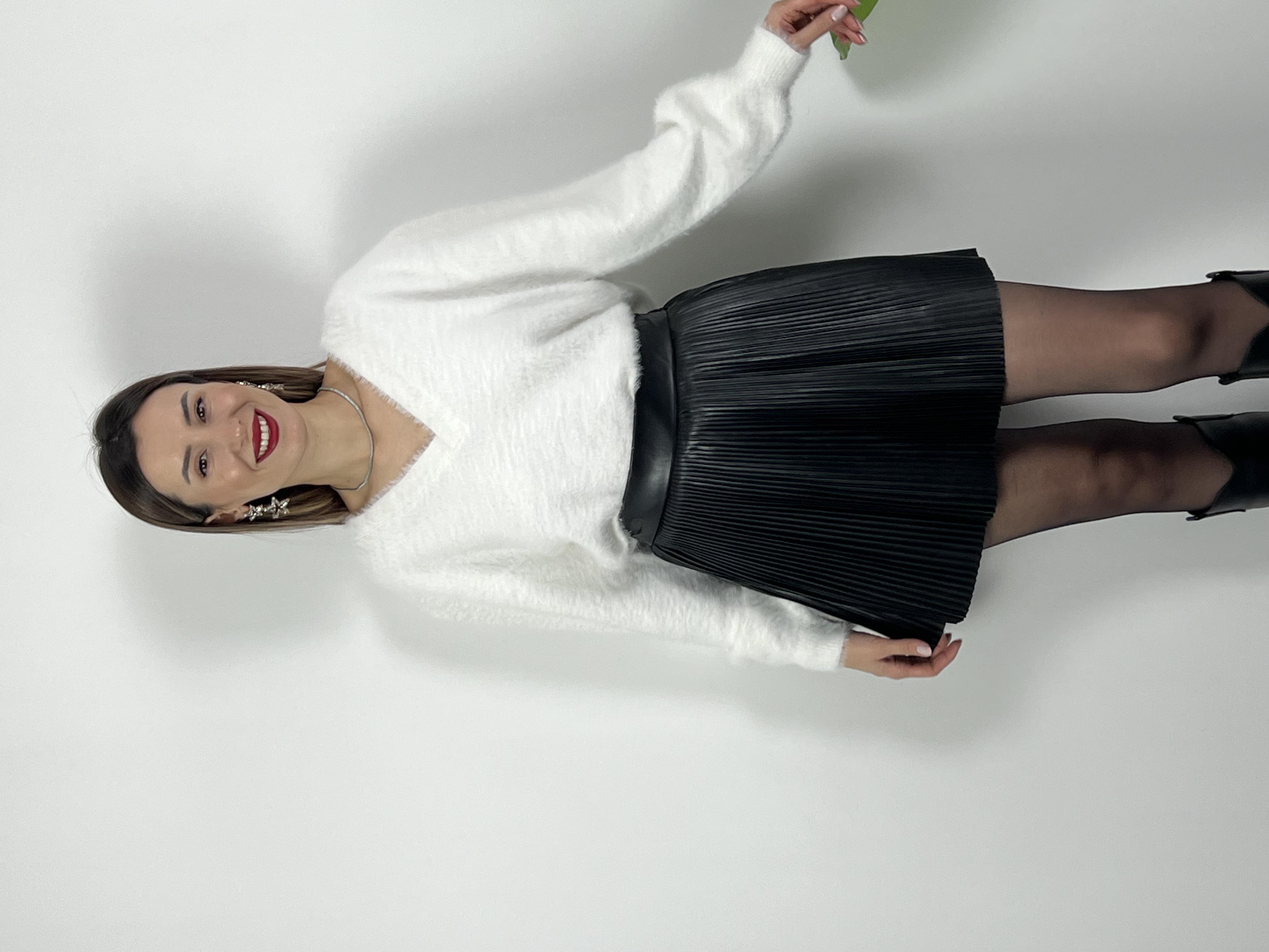 Dilvin sırt dekolteli yumoş kazak