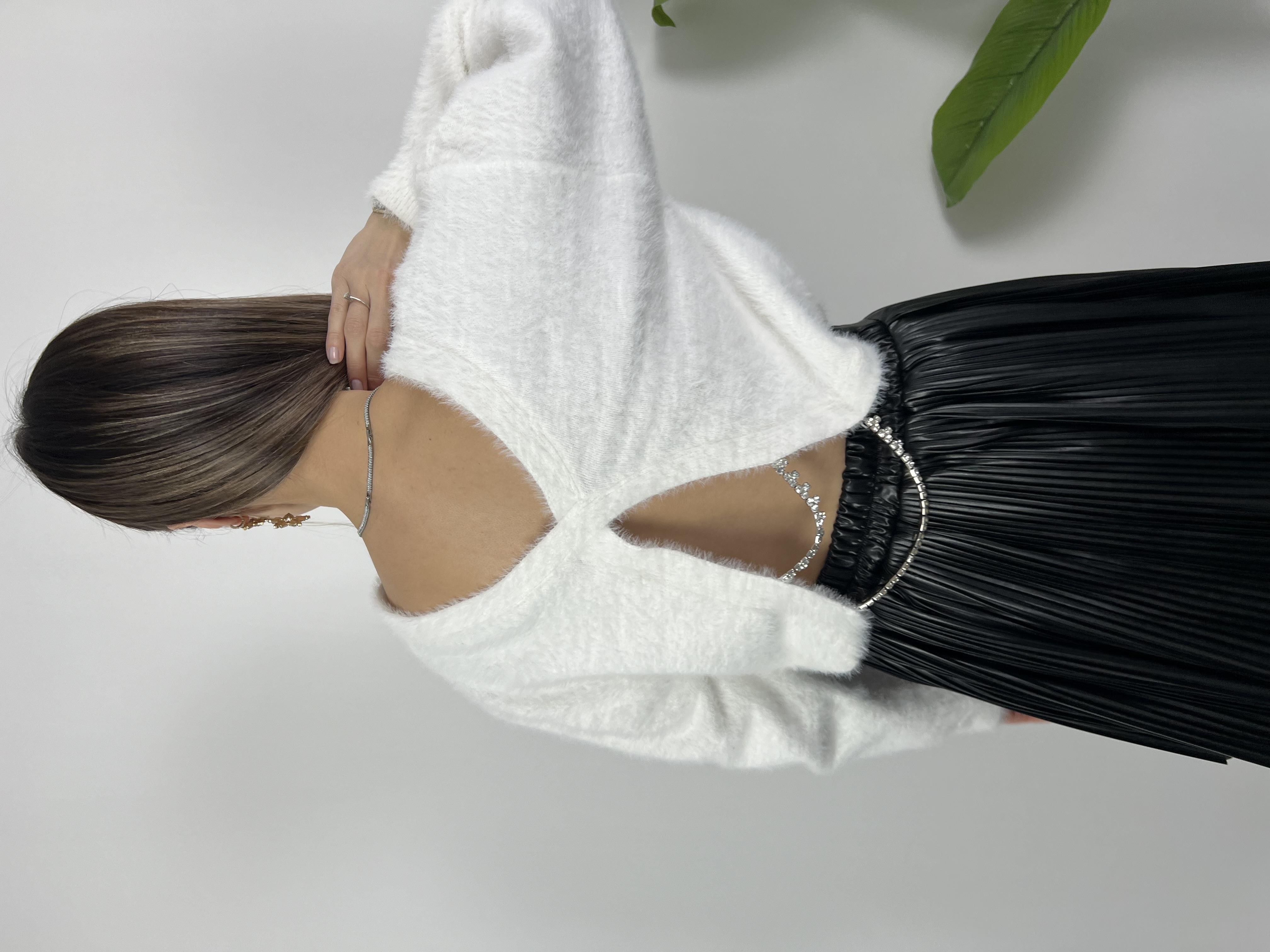 Dilvin sırt dekolteli yumoş kazak