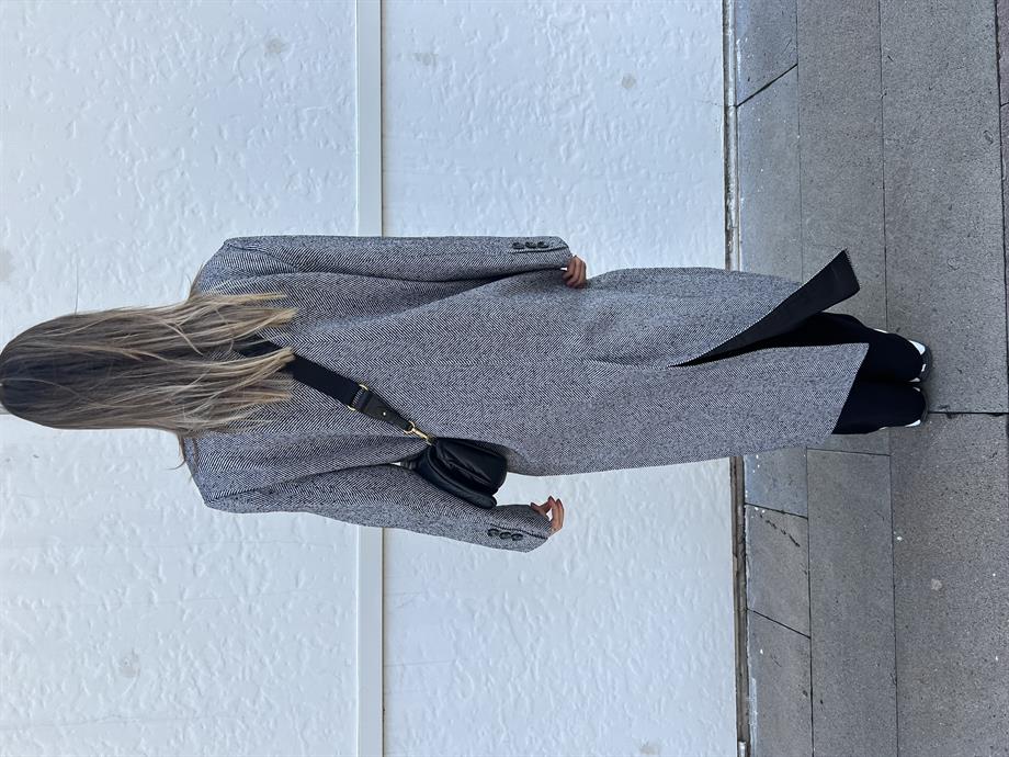 Düğmeli Balık Sırtı Kaşe 