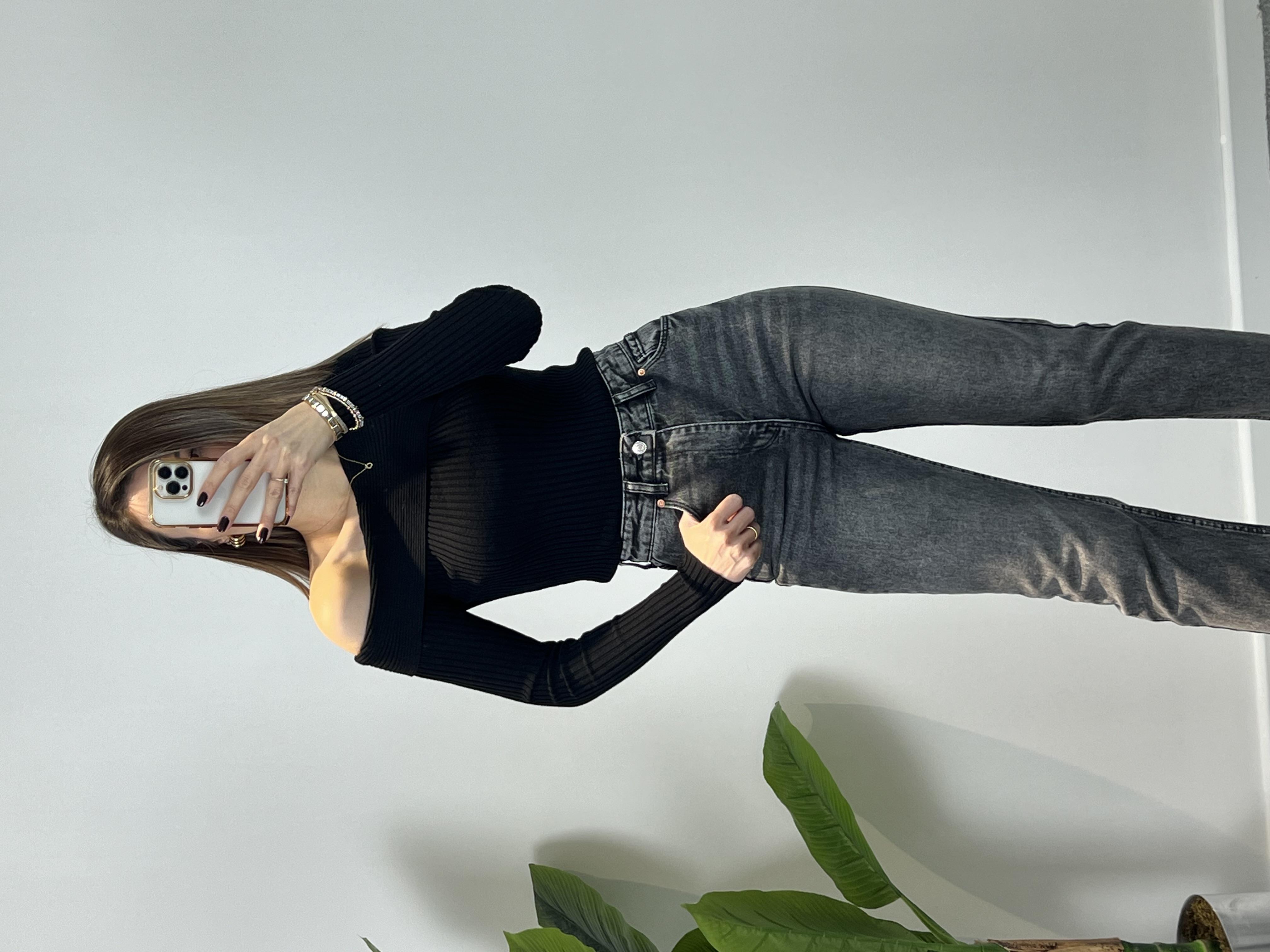 Düşük Omuz Fitilli Yumoş Siyah Triko