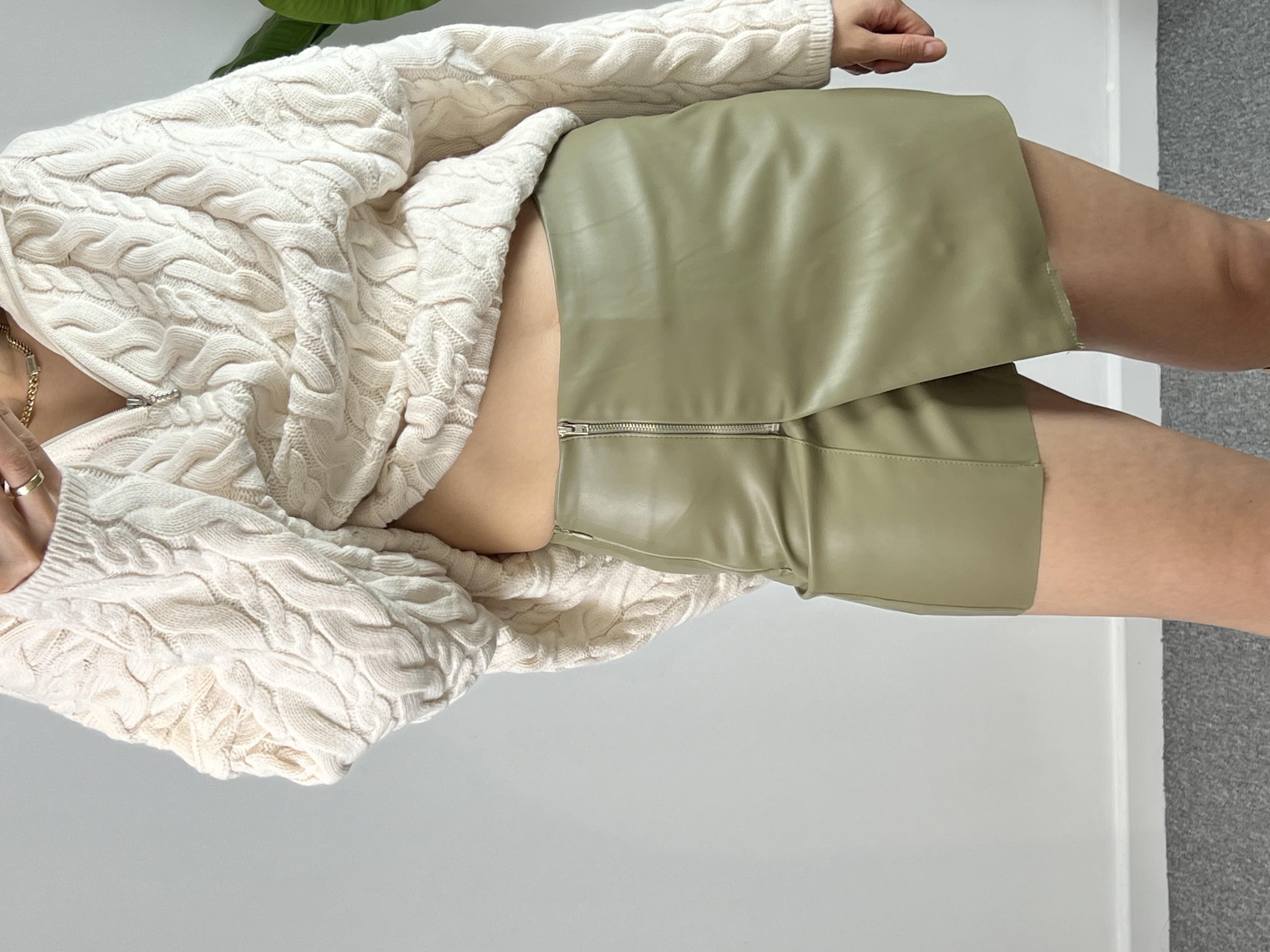 Fermuar Detaylı Deri Şort Etek