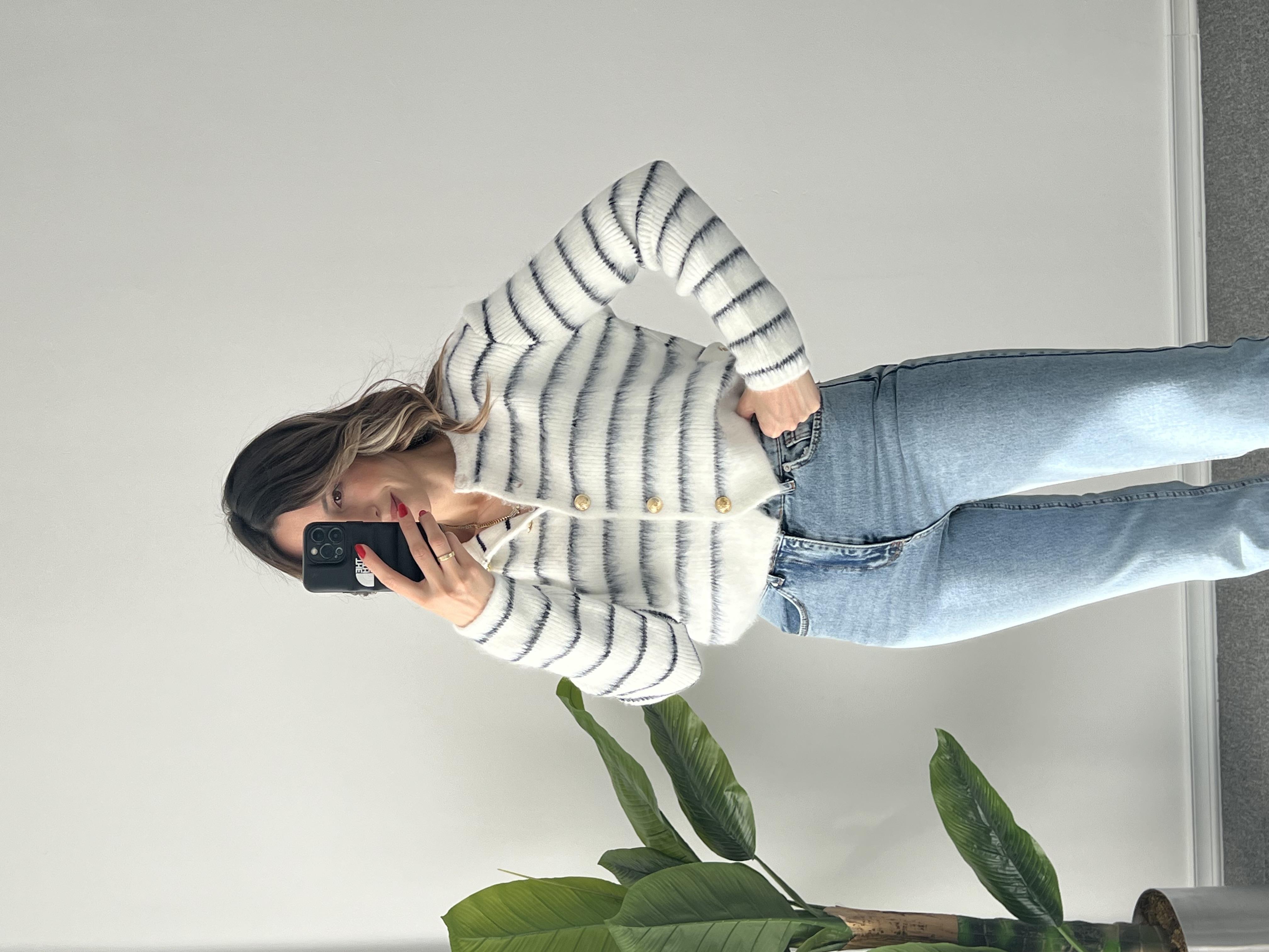 Gold Düğmeli Çizgili HIrka