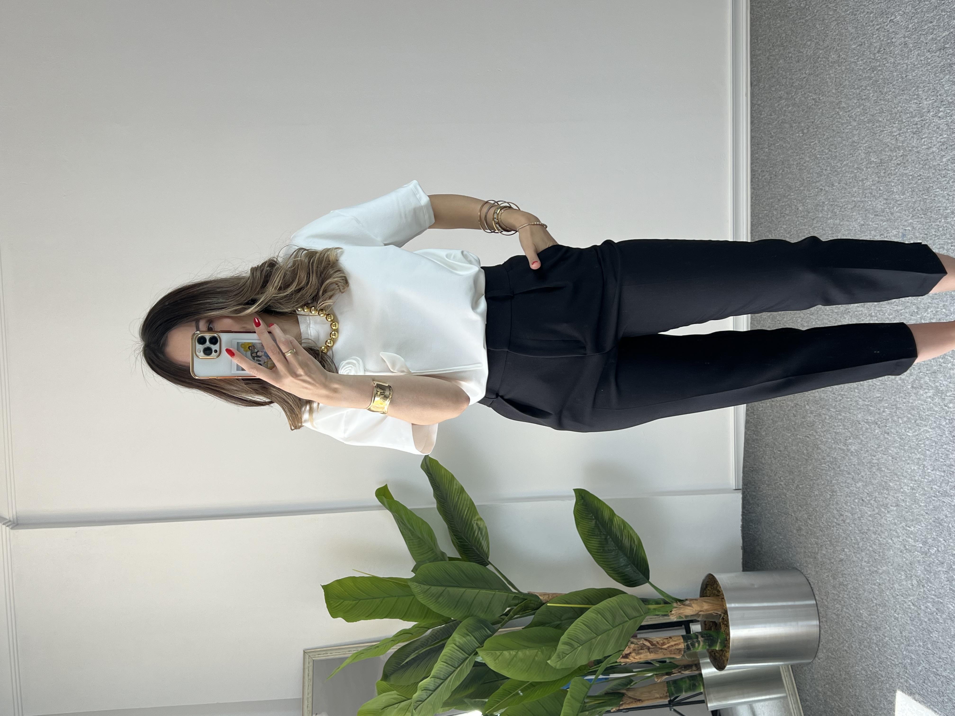 Gül Detay Basic Tshırt