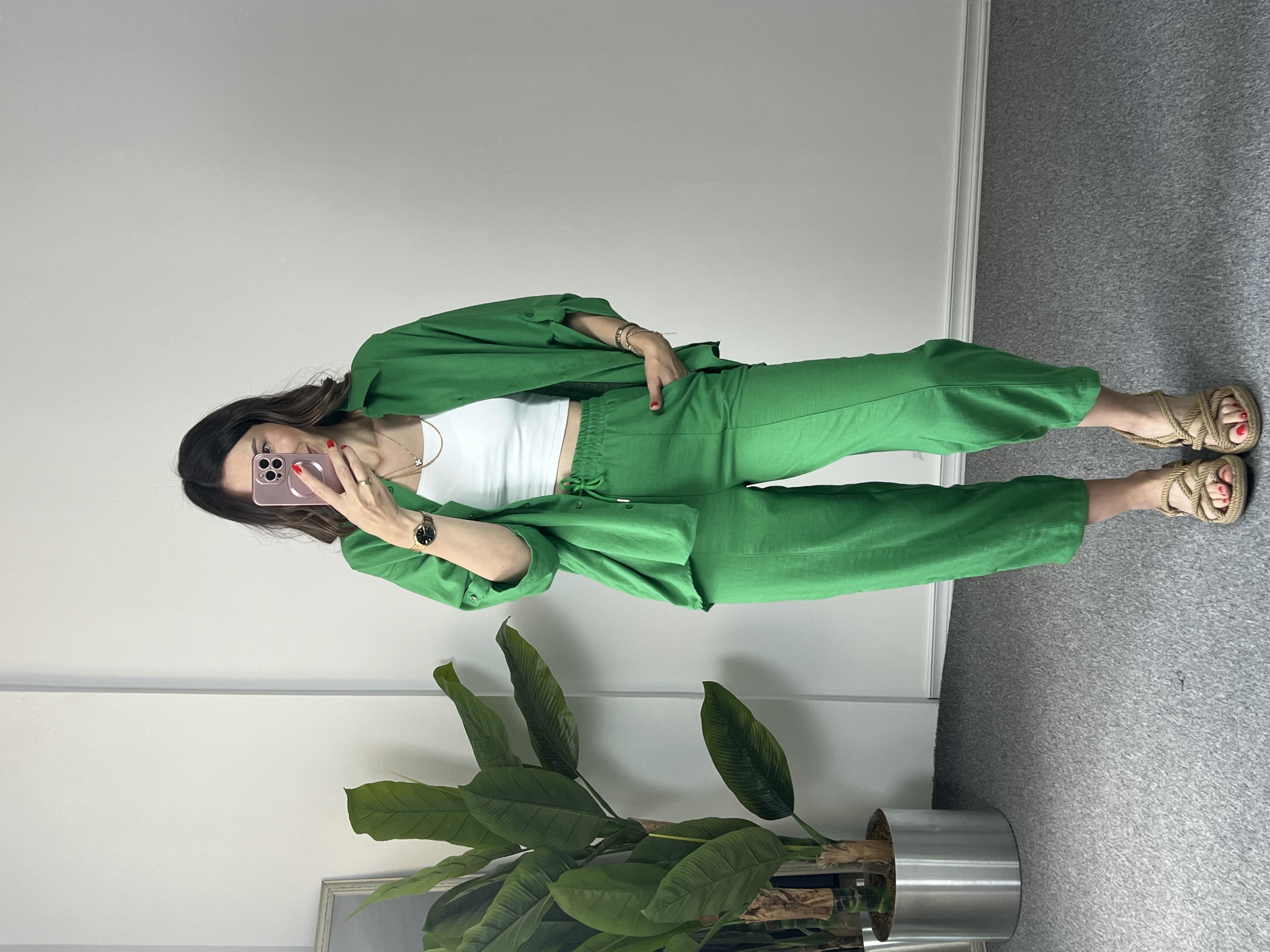 Keten Gömlekli Yeşil Takım 