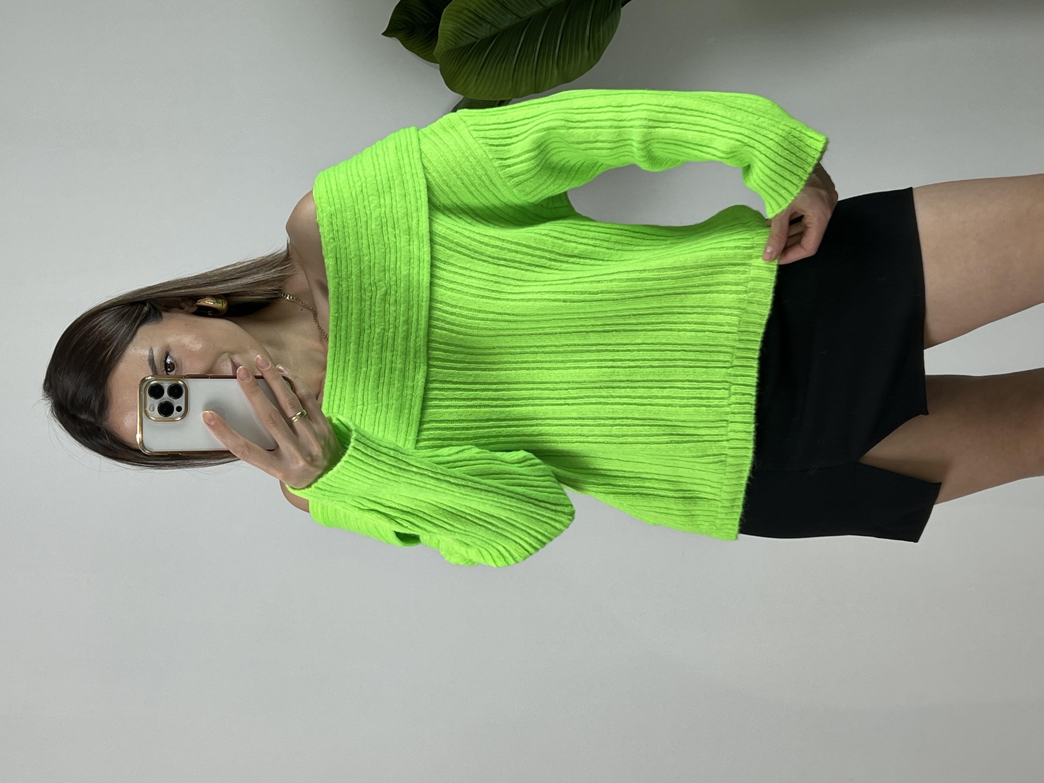 Madonna Yaka Neon Yeşil Kazak