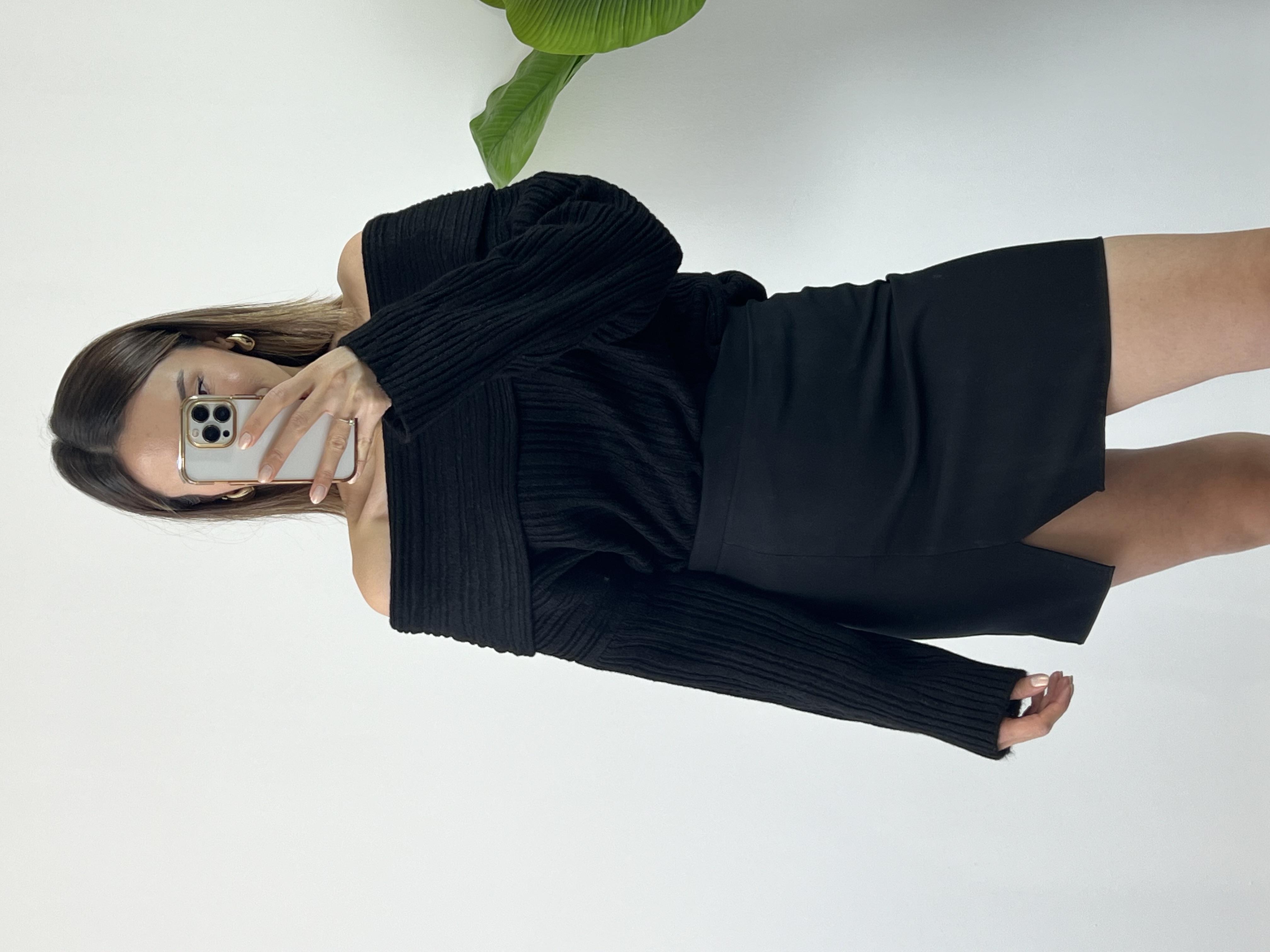 Madonna Yaka Siyah Kazak