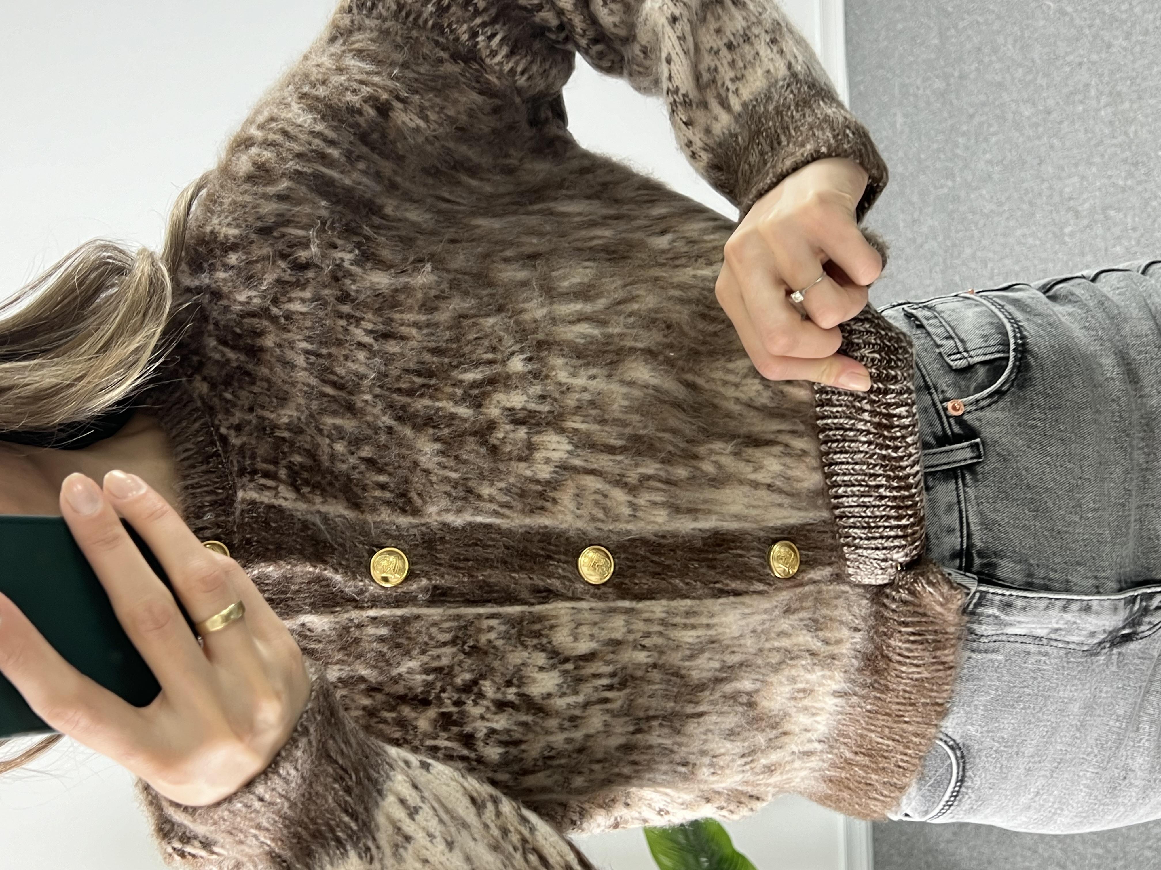 Marka Model Kahve Düğmeli Hırka