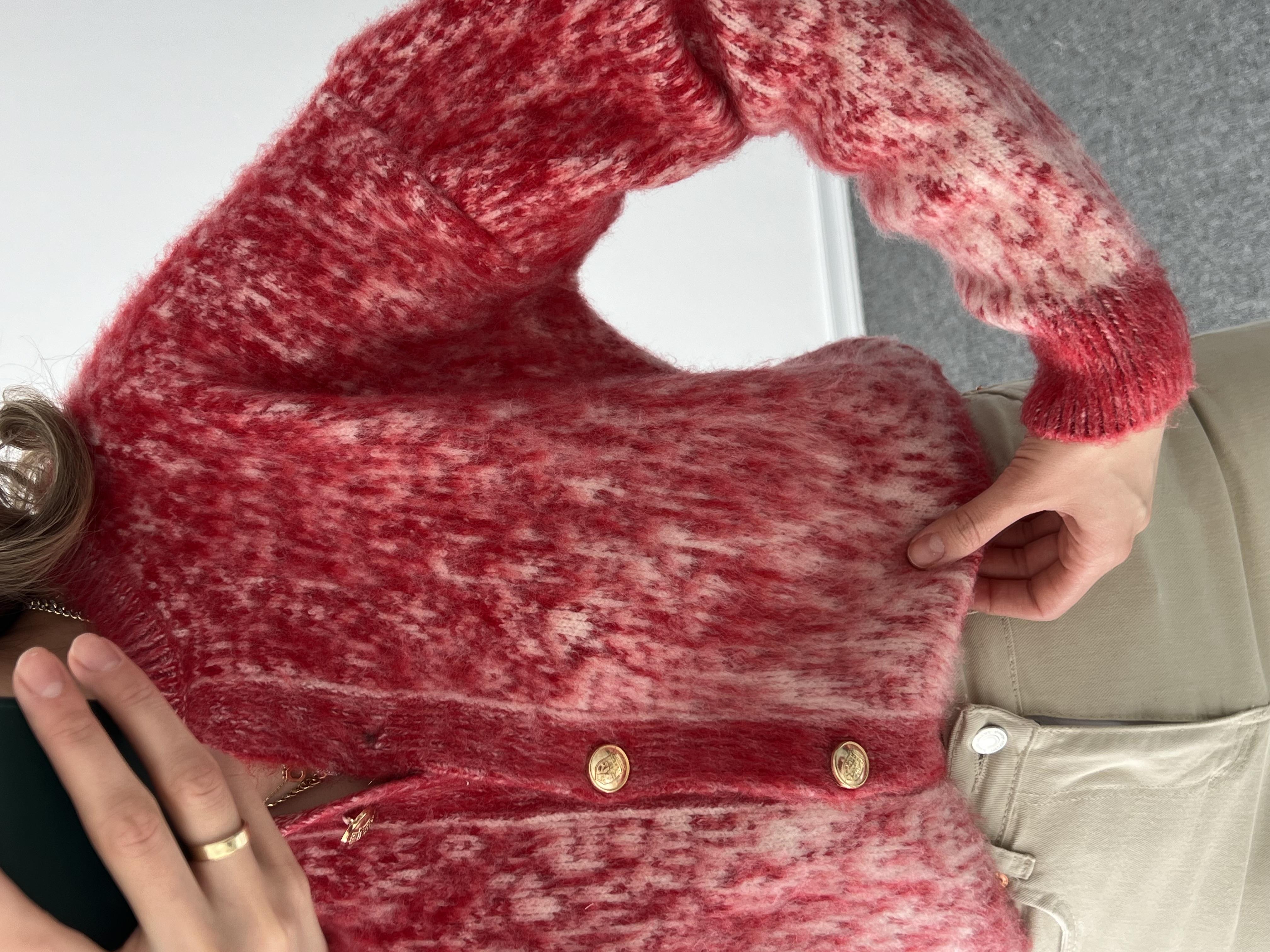 Marka Model Kırmızı Düğmeli Hırka