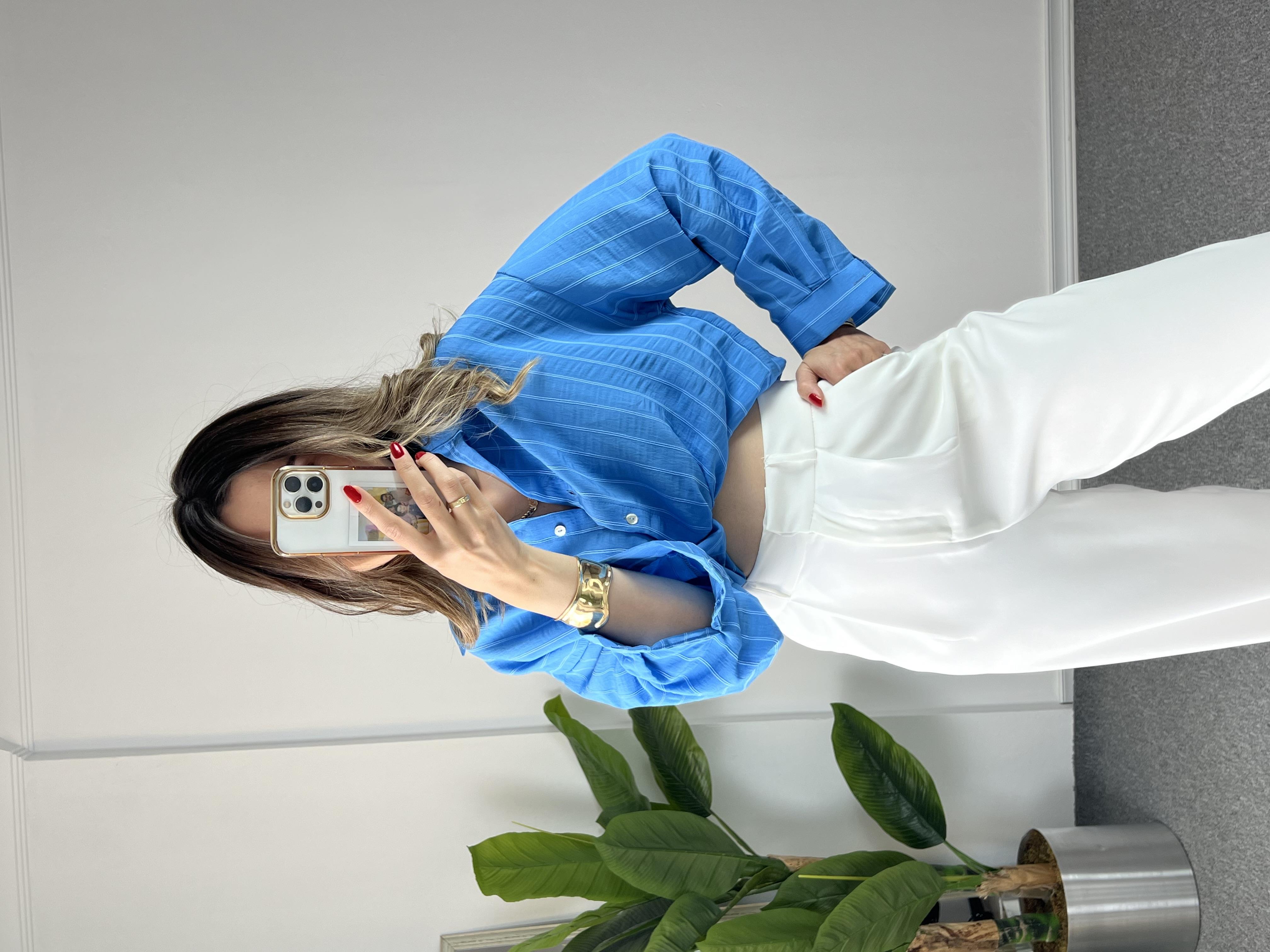 Mavi Çizgili Gömlek