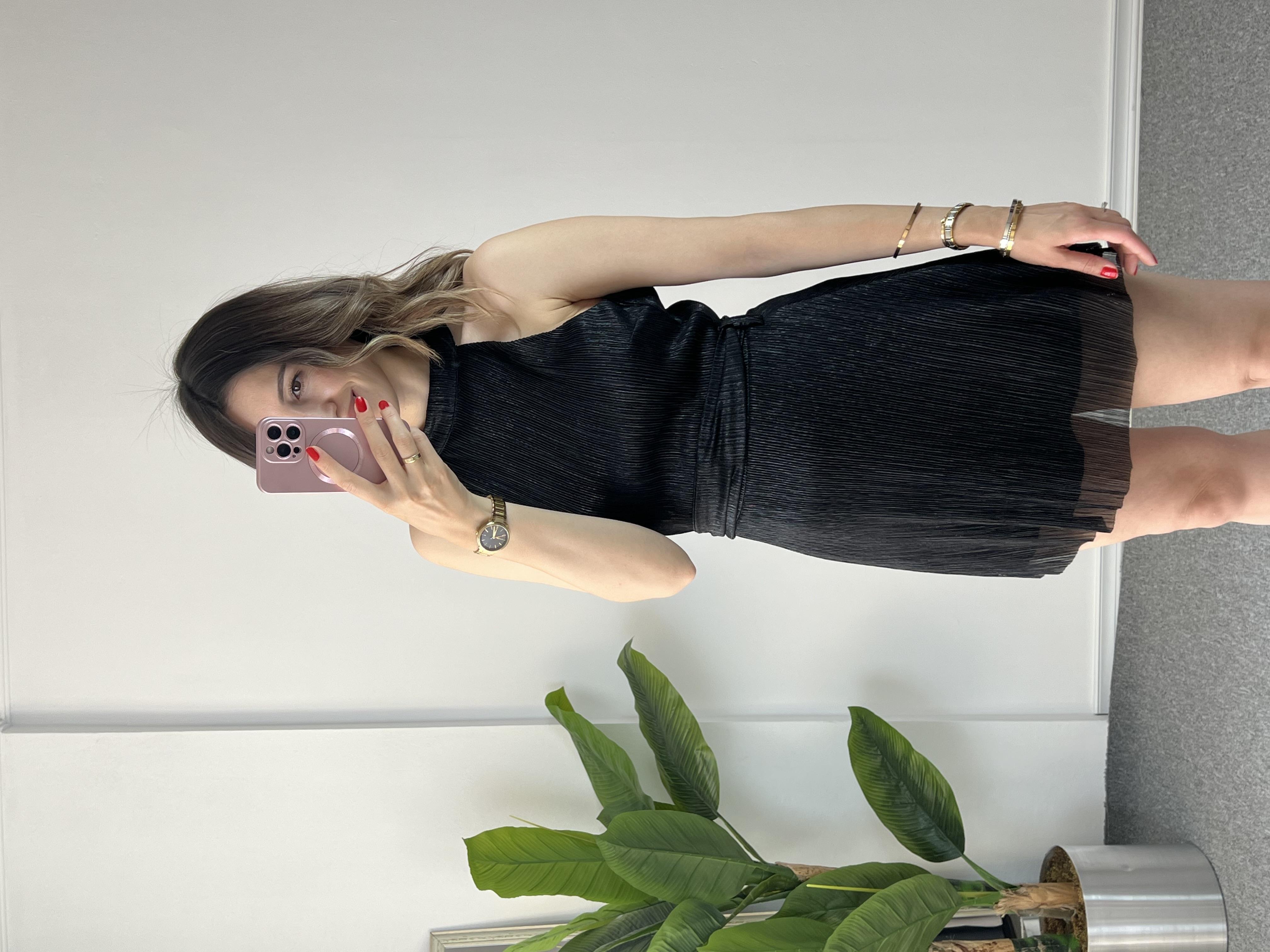 Parlak Siyah Mini Elbise