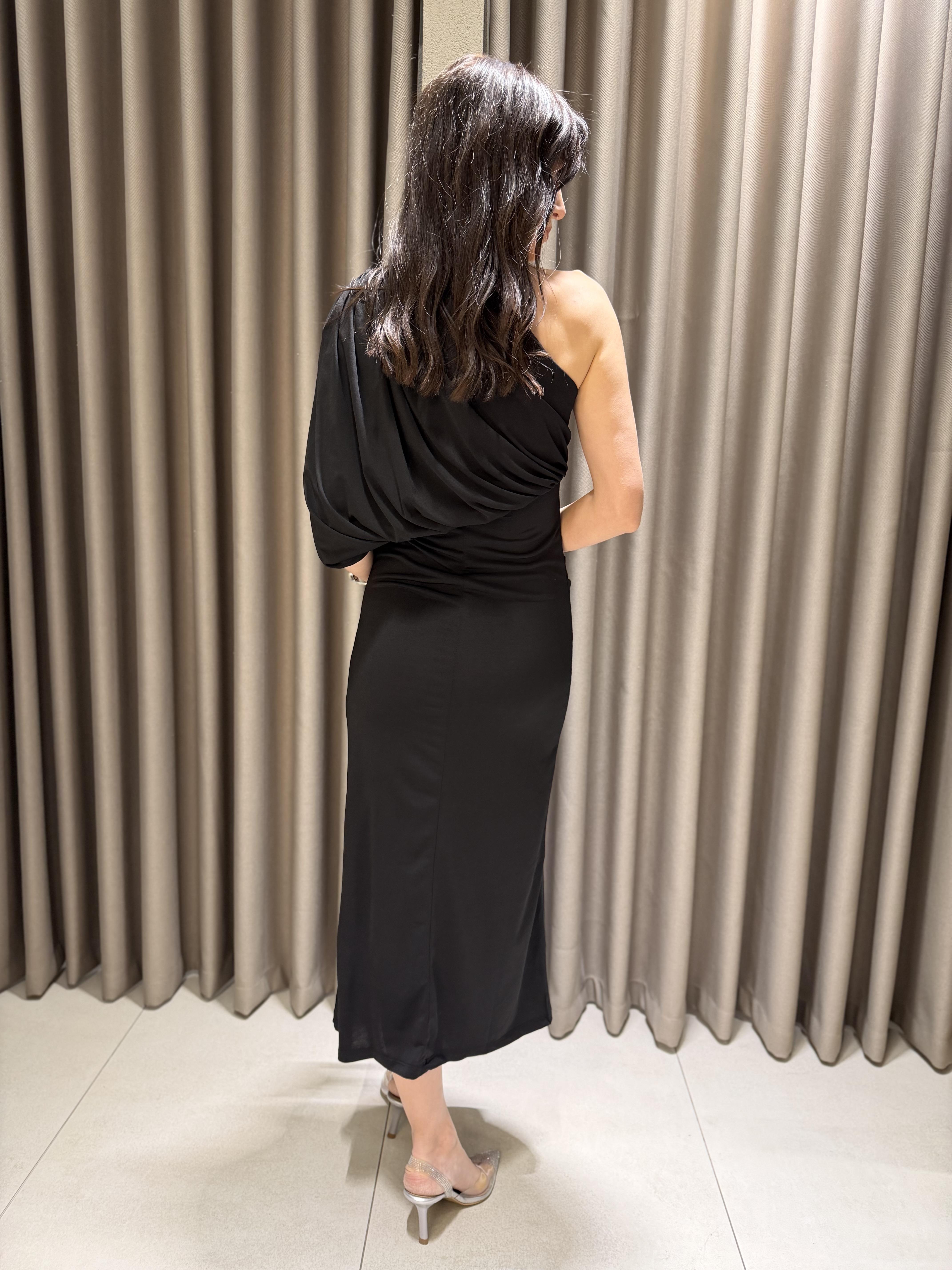 TEK OMUZ DRAPELİ ELBİSE SİYAH