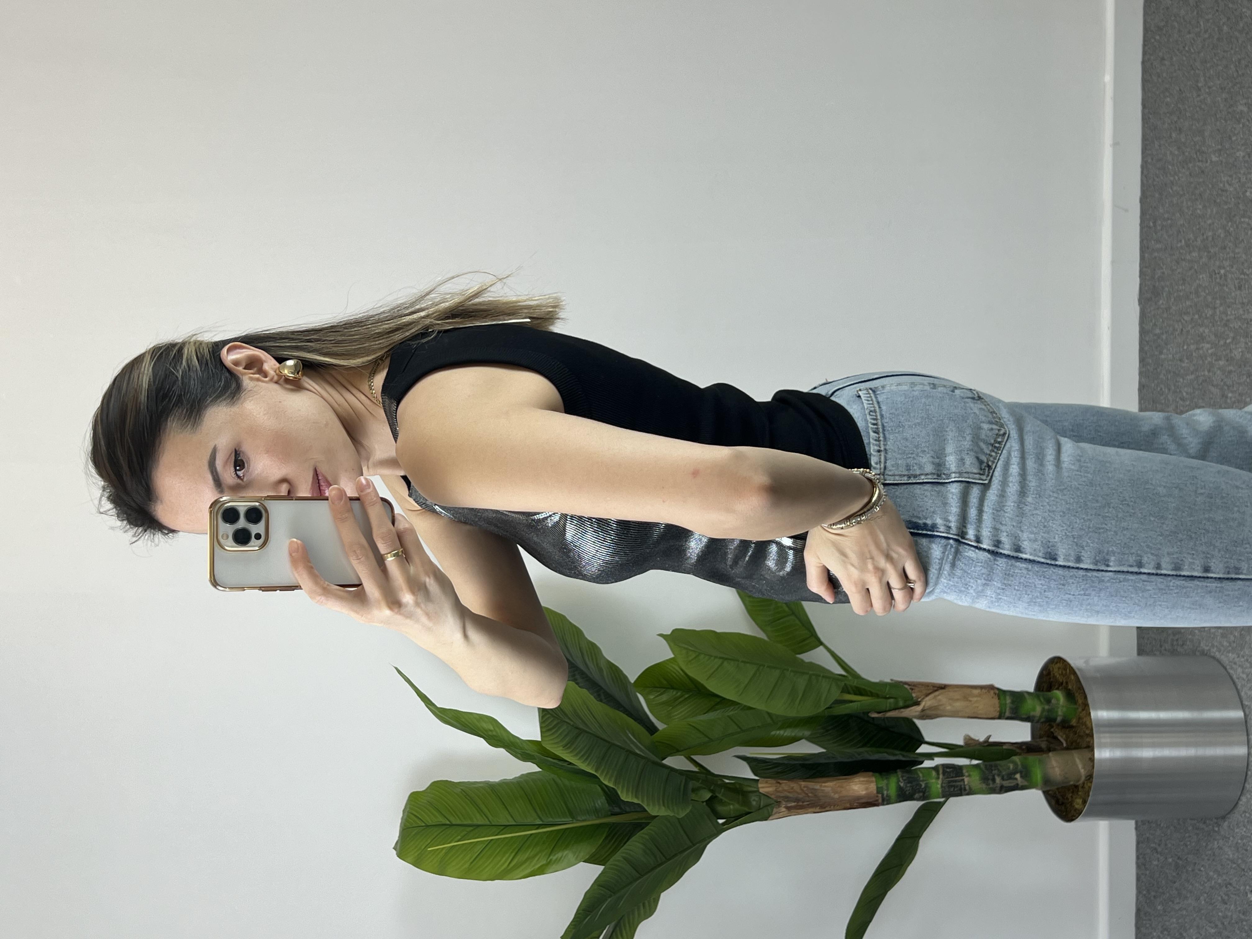 Varaklı Halter Yaka Bluz