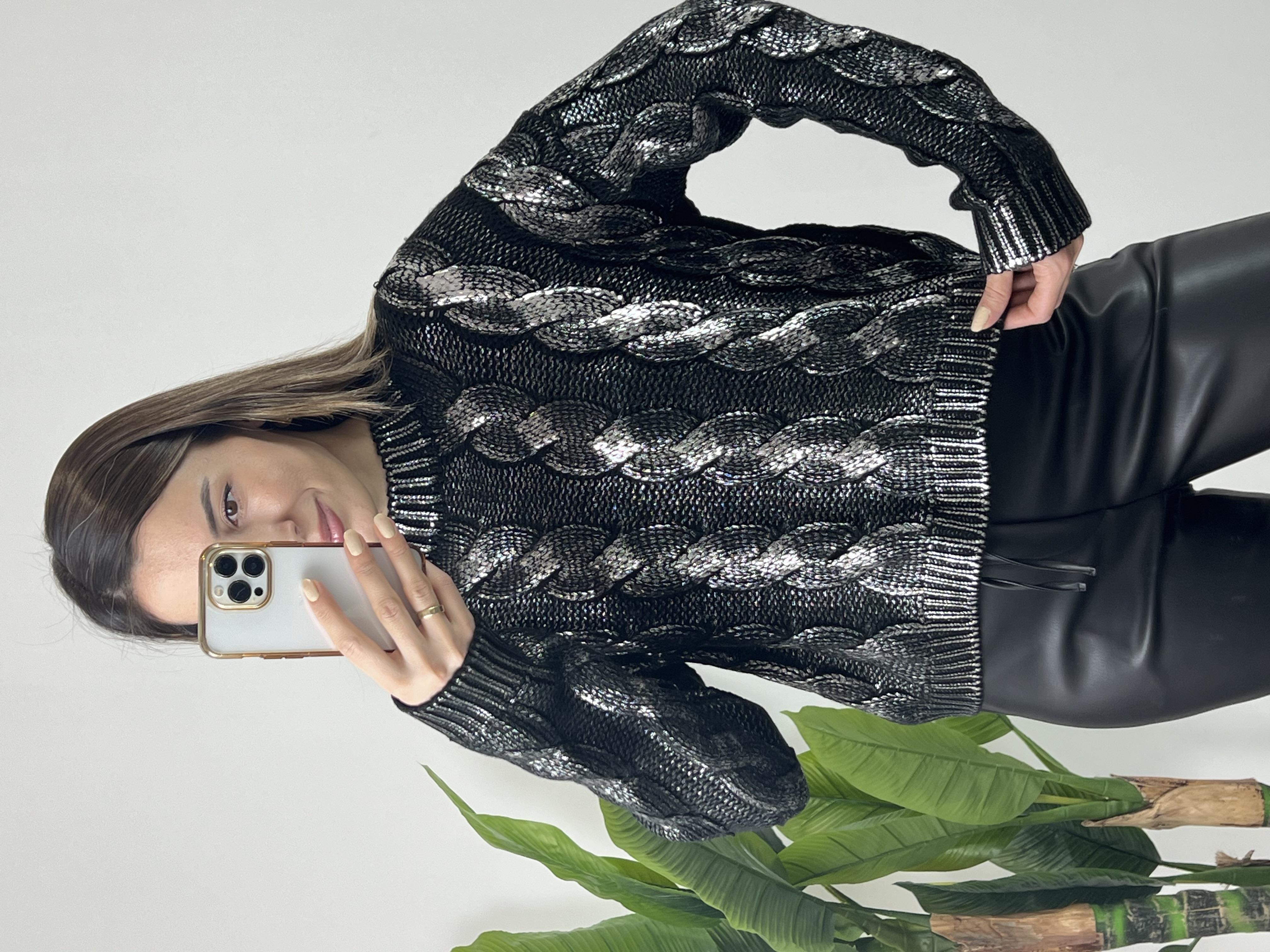 Varaklı Saç Örgü Siyah Kazak