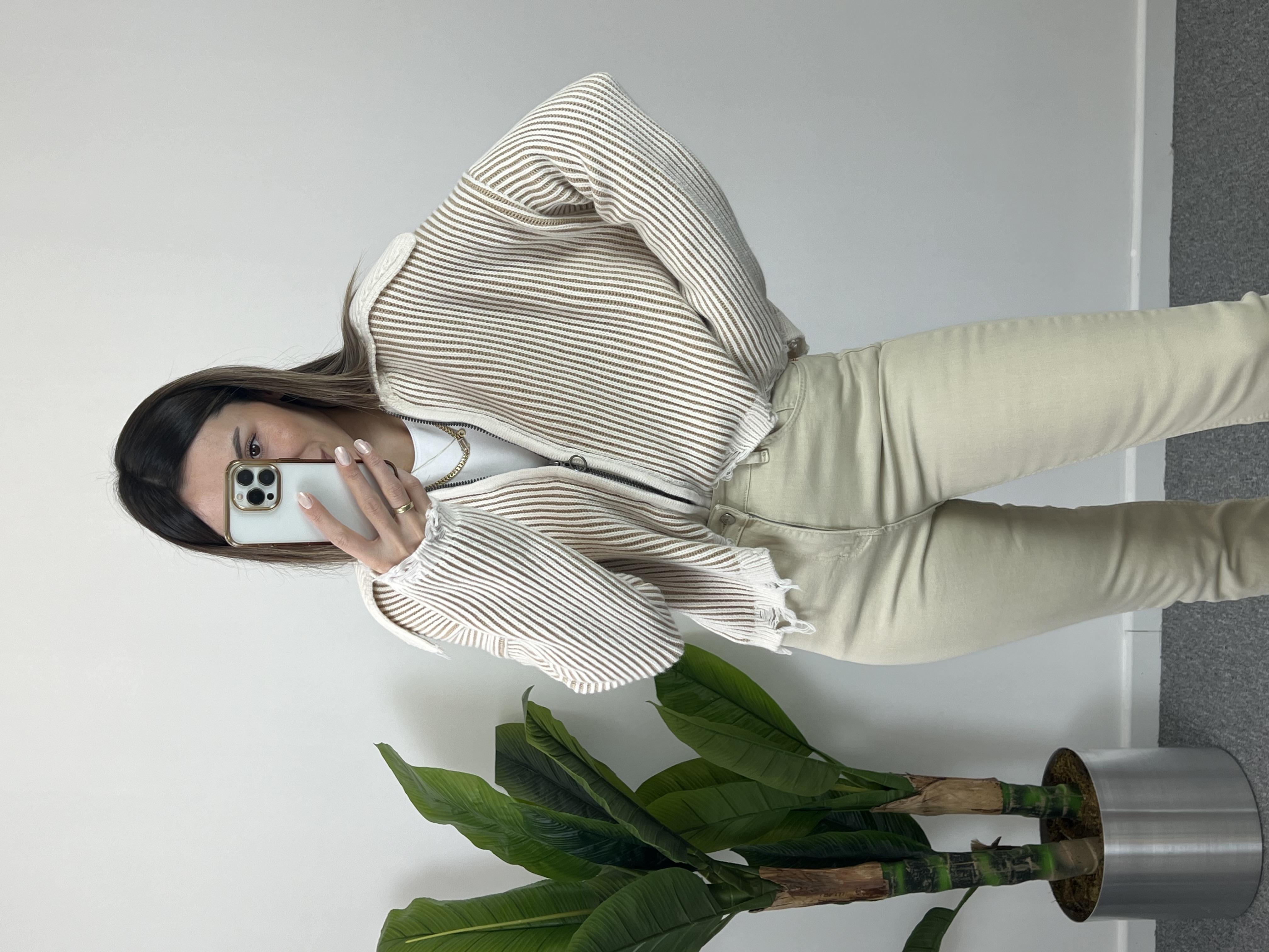 Yırtık Detay Karamel Hırka