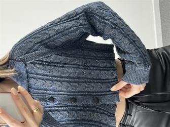  Dilvin Polo Yaka Düğmeli Simli Crop Lacivert Hırka