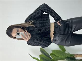  Dilvin Polo Yaka Düğmeli Simli Crop Siyah Hırka