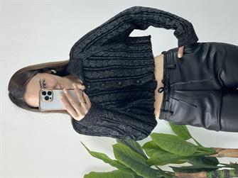  Dilvin Polo Yaka Düğmeli Simli Crop Siyah Hırka