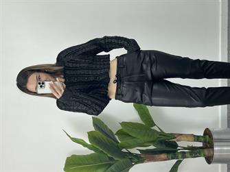  Dilvin Polo Yaka Düğmeli Simli Crop Siyah Hırka