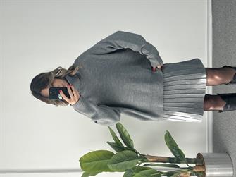 Balıkçı Yaka Etekli Triko Gri Takım