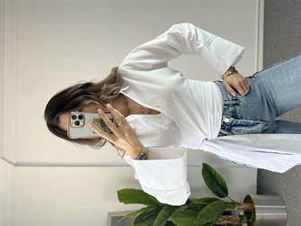 Belden Bağlamalı Geniş Manşet Beyaz Gömlek