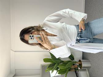 Belden Bağlamalı Geniş Manşet Beyaz Gömlek