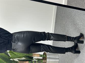 Beli Bağlamalı Siyah Deri pantolon