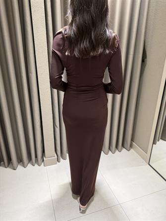 Beli Büzgülü Düşük Omuz Elbise KAHVE