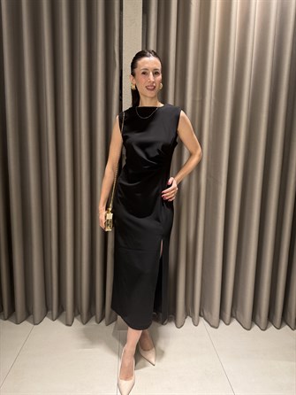 BELİ DRAPELİ MİDİ BOY ELBİSE SİYAH