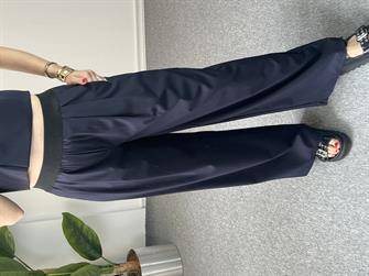 Beli Lastikli Lacivert Yelekli Takım 