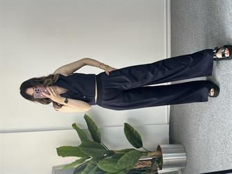 Beli Lastikli Lacivert Yelekli Takım 