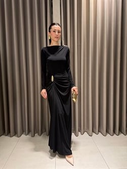 BELİ TOKALI BÜZGÜLÜ MİDİ BOY ELBİSE SİYAH