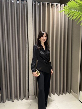 BELİ TOKALI SATEN BLUZ SİYAH 