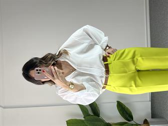 Beyaz Pamuklu Gömlek 