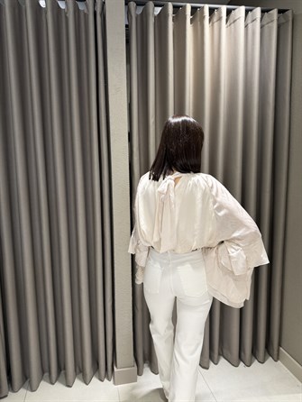 Boyundan Bağlamalı Fırfırlı Bluz KREM