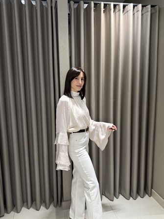 Boyundan Bağlamalı Fırfırlı Bluz KREM