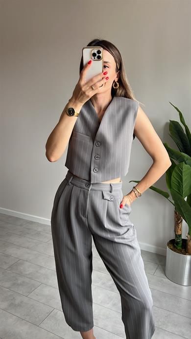 Çizgili Yelekli Takım