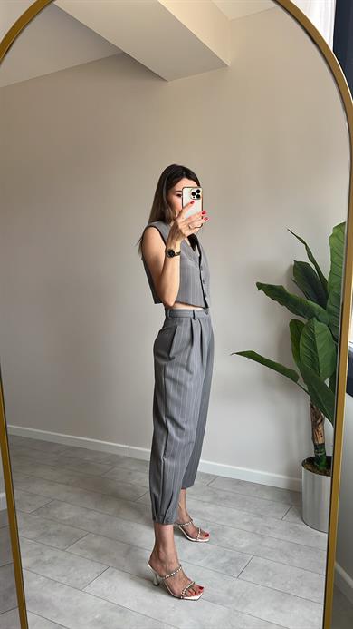 Çizgili Yelekli Takım