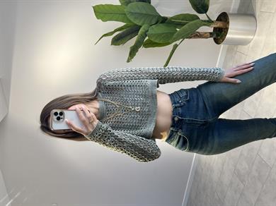 Delikli Yıkamalı Bluz