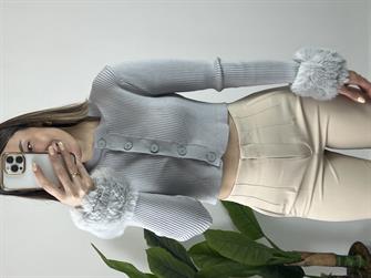 Dilvin Bisiklet Yaka Fonksiyonel Kürklü Düğmeli Crop Gri Hırka