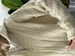 Dilvin Saç Örgü Fermuarlı Krem Kazak