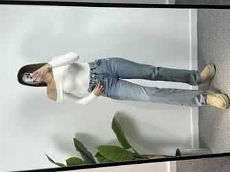 Düşük Omuz Fitilli Yumoş Beyaz Triko