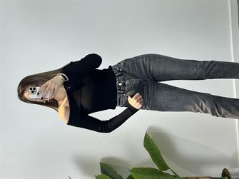 Düşük Omuz Fitilli Yumoş Siyah Triko