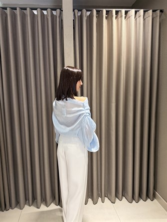 Düşük Omuz Gül Detay Şifon Bluz MAVİ