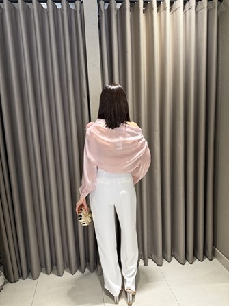 Düşük Omuz Gül Detay Şifon Bluz PEMBE