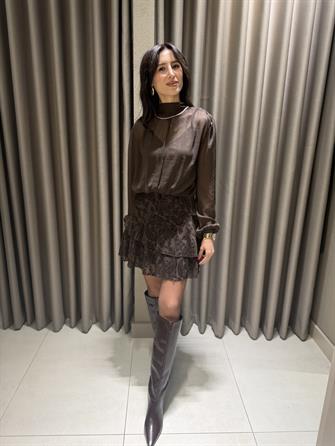 ETEĞİ KADİFE ASTARLI TÜL MİNİ ELBİSE KAHVE