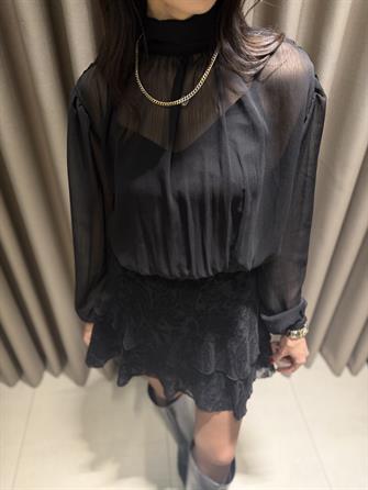ETEĞİ KADİFE ASTARLI TÜL MİNİ ELBİSE SİYAH