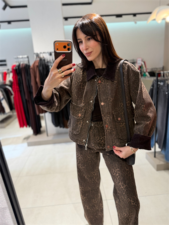 KADİFE YAKA LEOPAR JEAN TAKIM 