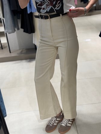 Kemerli Bol Paça Jean KREM
