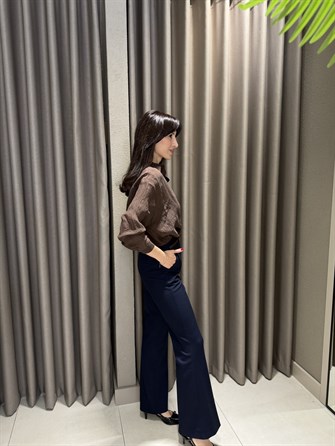 KEMERLİ FLARE KUMAŞ PANTOLON LACİVERT